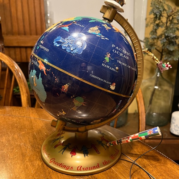 Vintage Mr. Christmas Seasons Greetings Around the World globe🎅🏼🌎 - Picture 2 of 3